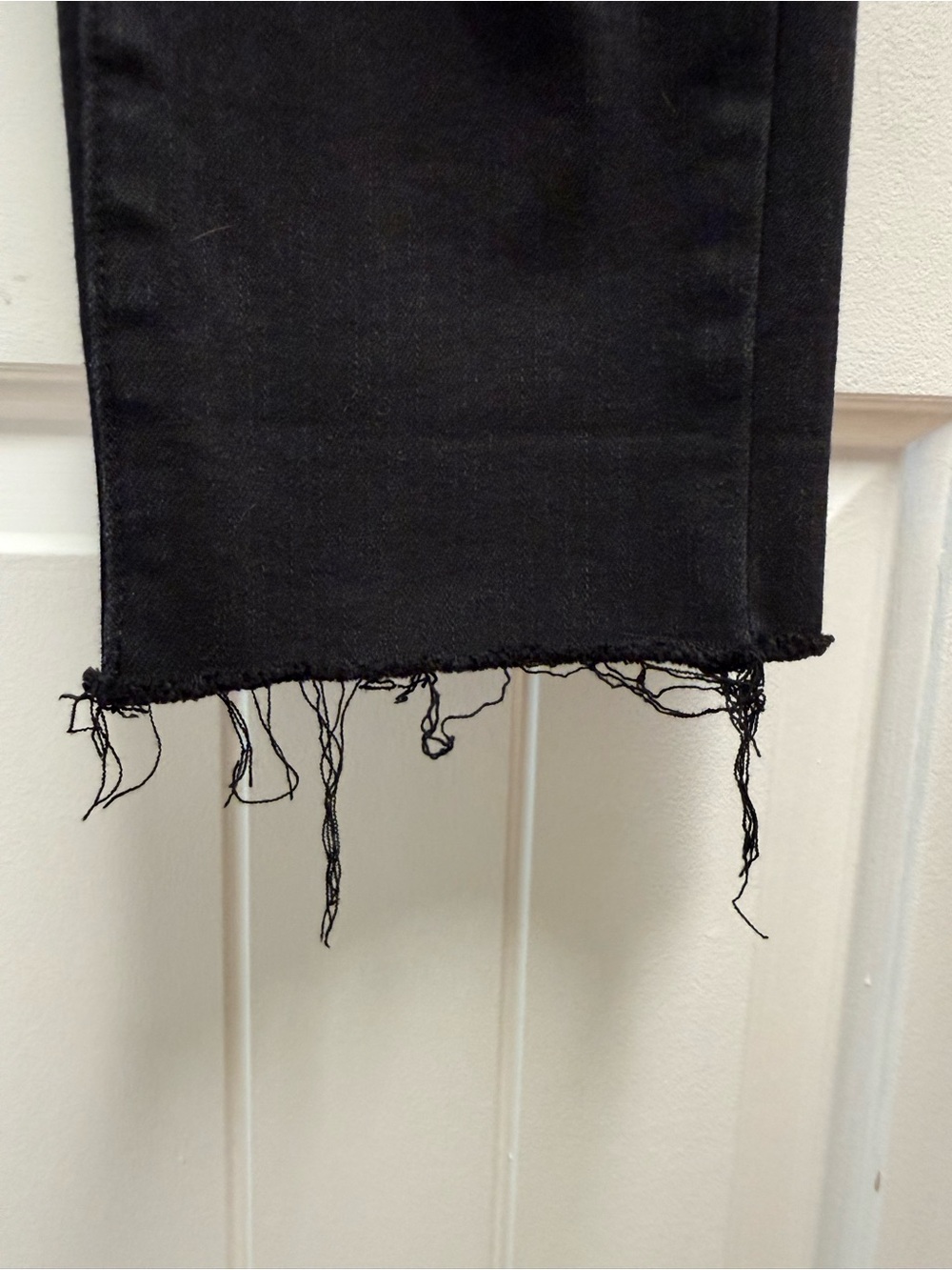 Womans Judy Blues Black Straight Leg Distressed And Raw Hem Size 7/28 Like New - Picture 6 of 11